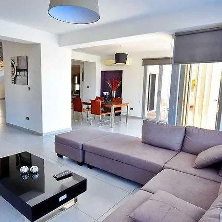 Casa Lucia Villa Peyia